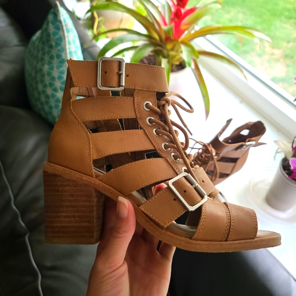 Steve madden strappy heals